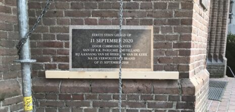 St. Urbanuskerk Bovenkerk - eerste steenlegging